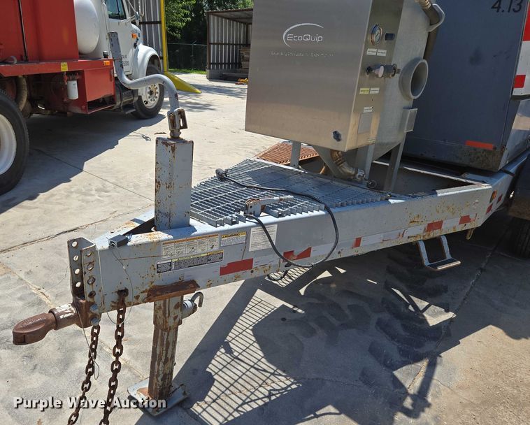 image for item EN8241 2010 EcoQuip EQ400T-A vapor abrasive blast system trailer
