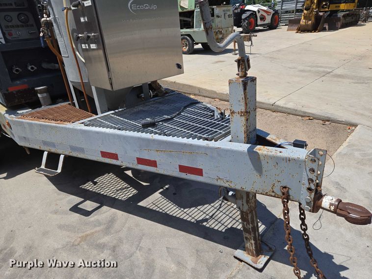 image for item EN8241 2010 EcoQuip EQ400T-A vapor abrasive blast system trailer