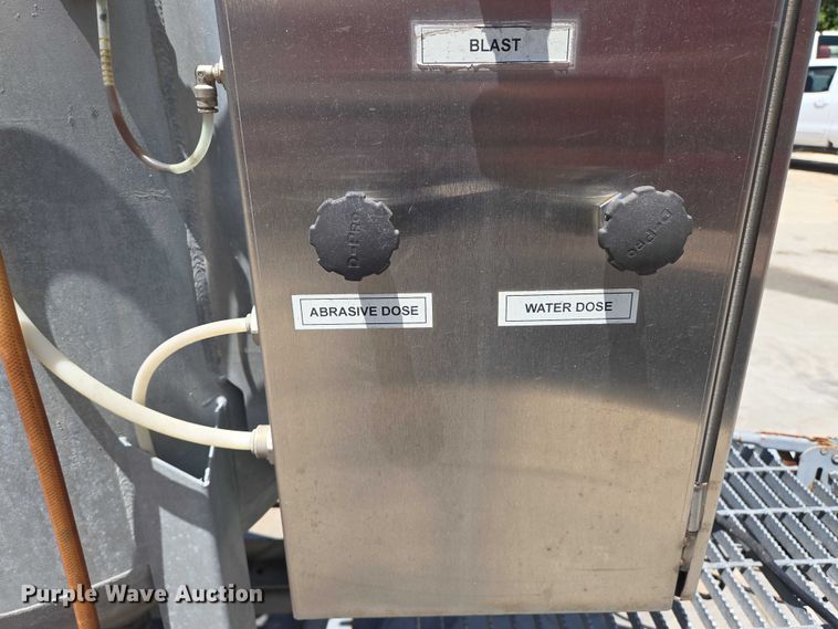 image for item EN8241 2010 EcoQuip EQ400T-A vapor abrasive blast system trailer