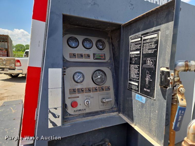 image for item EN8241 2010 EcoQuip EQ400T-A vapor abrasive blast system trailer