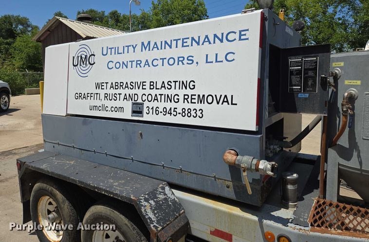 image for item EN8241 2010 EcoQuip EQ400T-A vapor abrasive blast system trailer