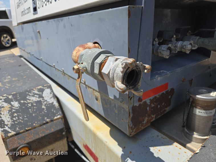 image for item EN8241 2010 EcoQuip EQ400T-A vapor abrasive blast system trailer