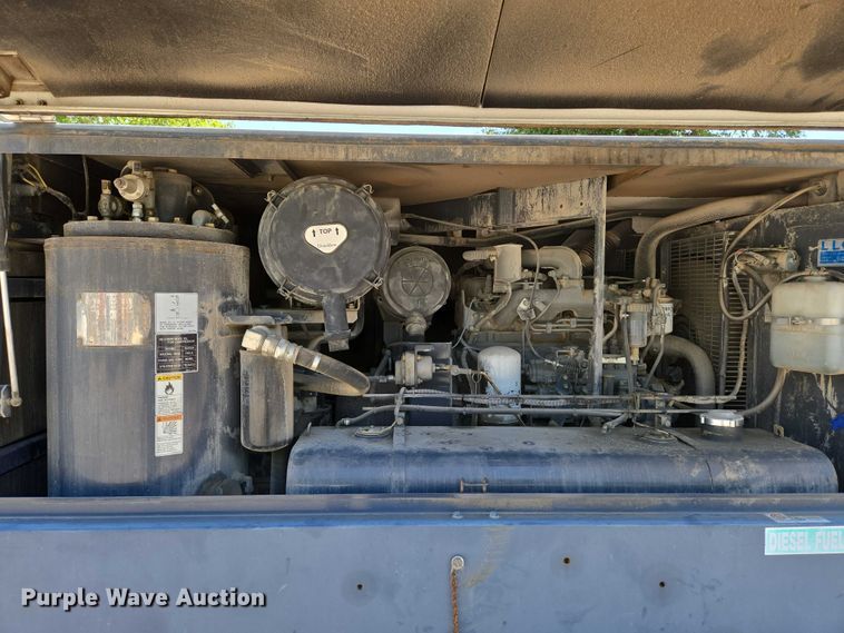 image for item EN8241 2010 EcoQuip EQ400T-A vapor abrasive blast system trailer