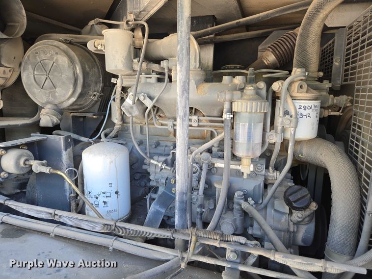 image for item EN8241 2010 EcoQuip EQ400T-A vapor abrasive blast system trailer