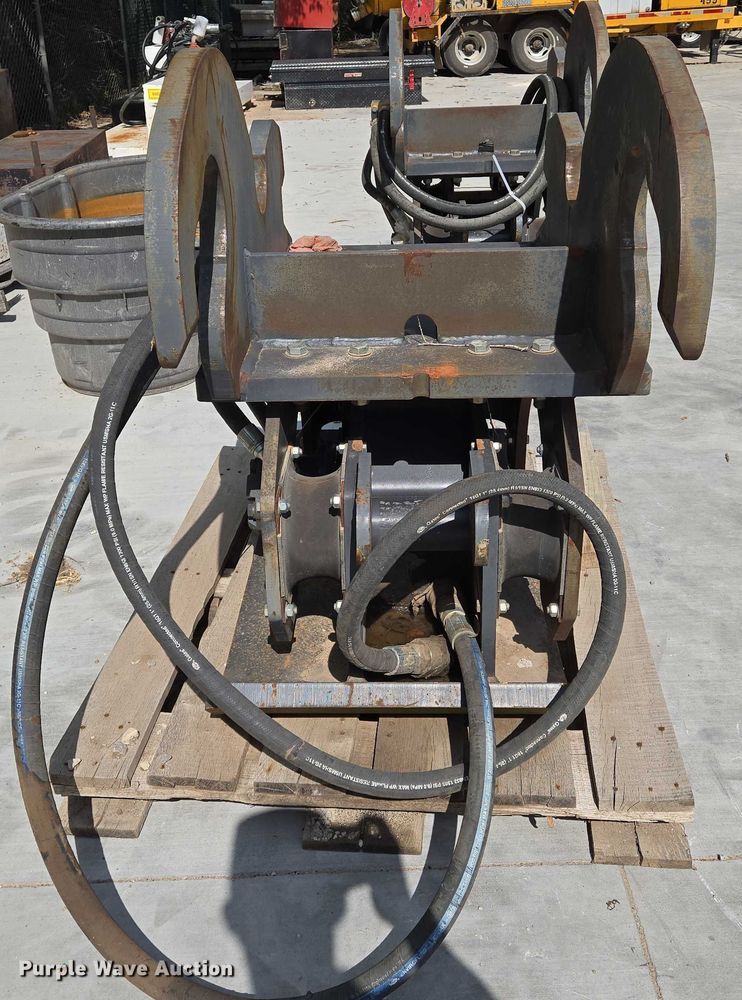 image for item EN8243 Indeco THC-130 plate compactor