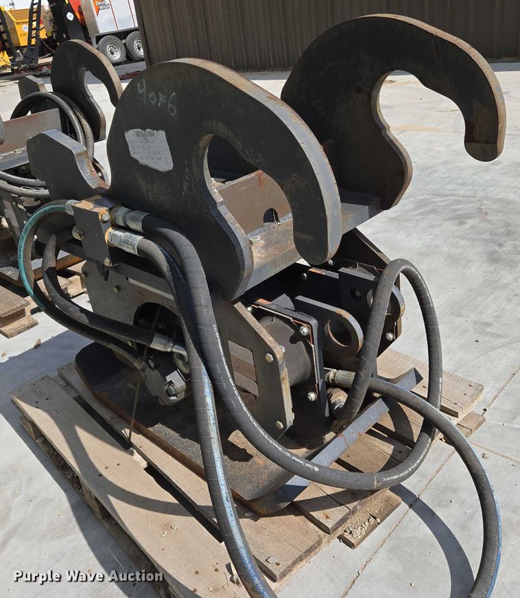 image for item EN8243 Indeco THC-130 plate compactor