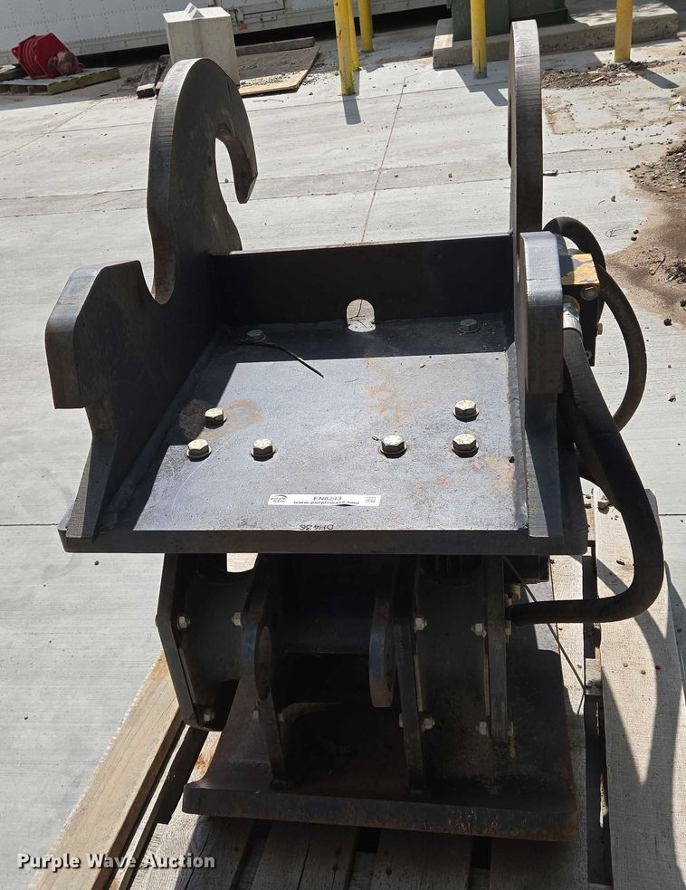 image for item EN8243 Indeco THC-130 plate compactor