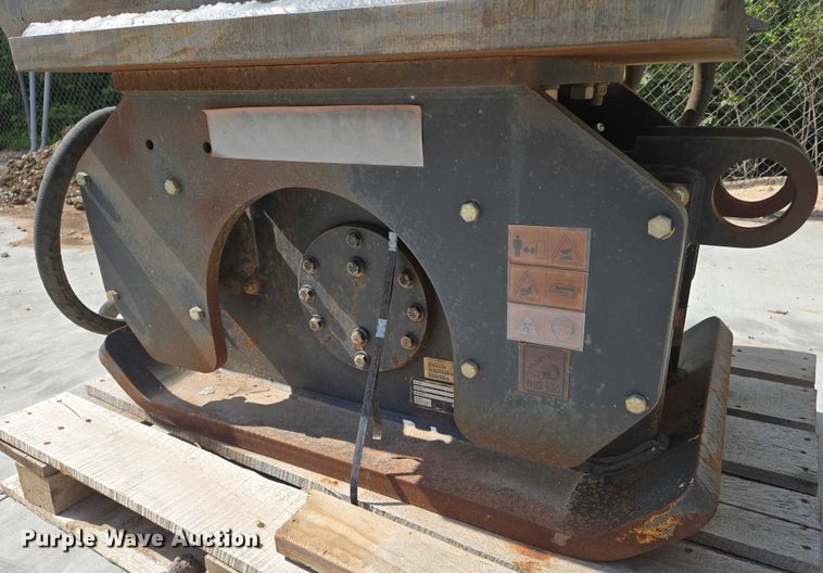 image for item EN8243 Indeco THC-130 plate compactor