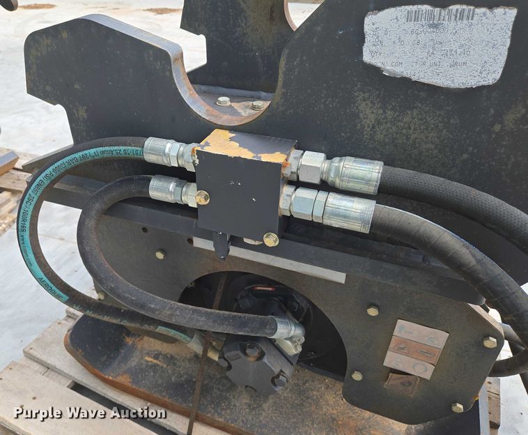 image for item EN8243 Indeco THC-130 plate compactor