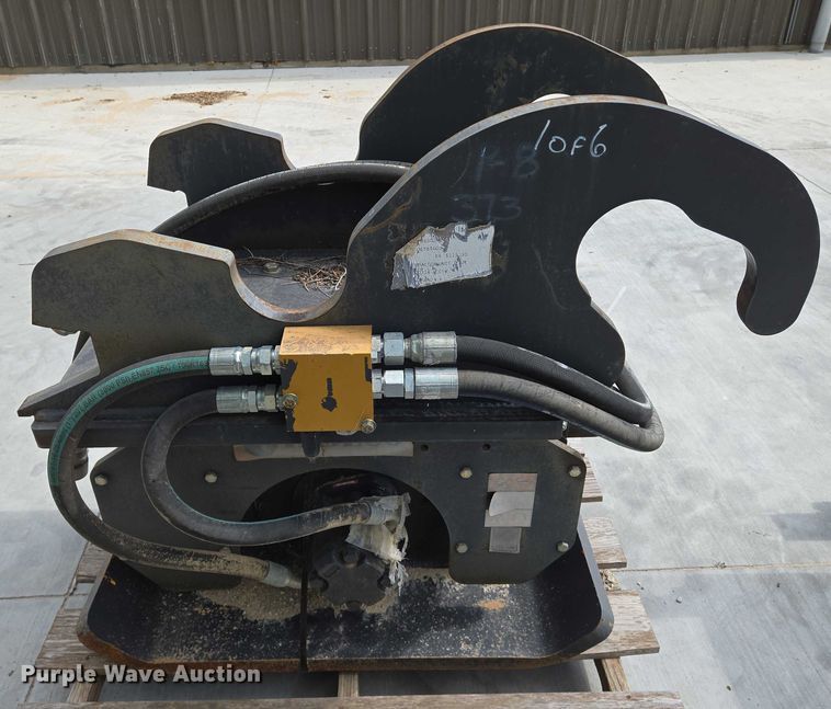 image for item EN8244 Indeco THC-130 plate compactor