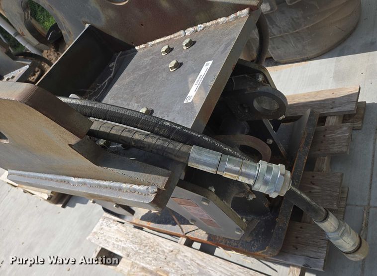 image for item EN8244 Indeco THC-130 plate compactor