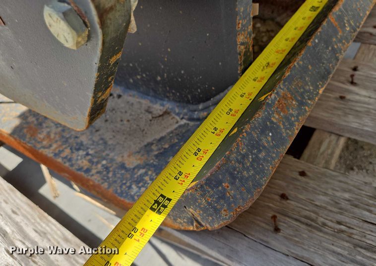 image for item EN8244 Indeco THC-130 plate compactor