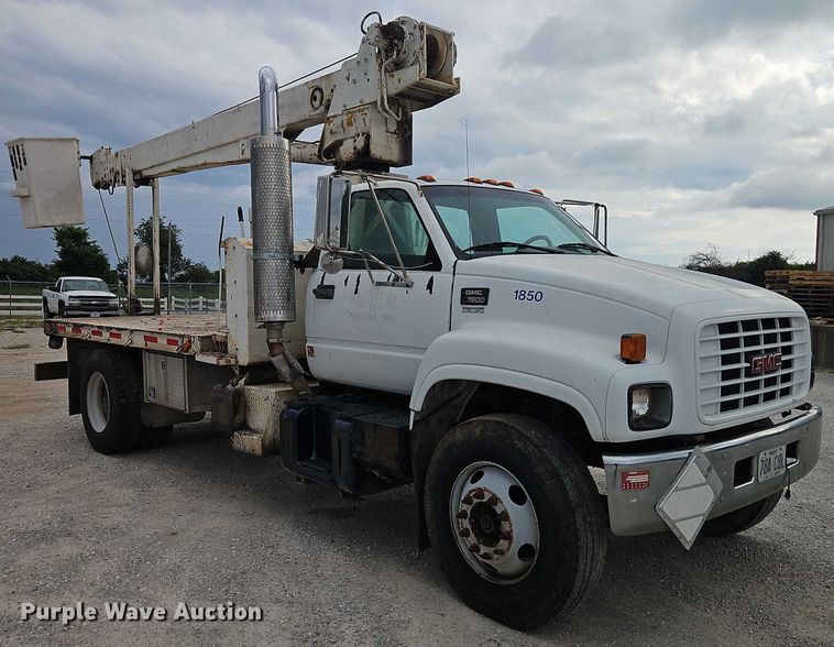 image for item EO4501 2000 GMC C7500 crane truck
