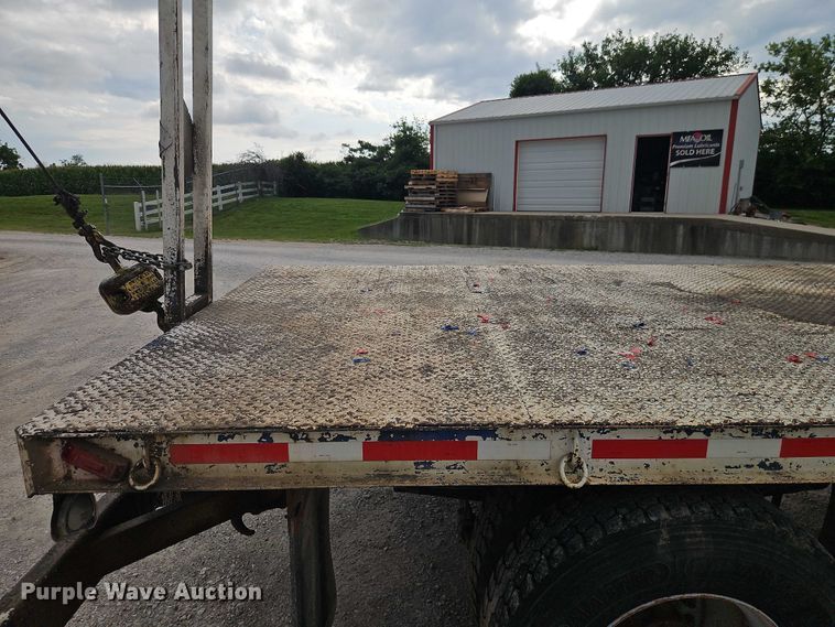 image for item EO4501 2000 GMC C7500 crane truck