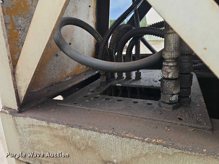 image for item EO4501 2000 GMC C7500 crane truck