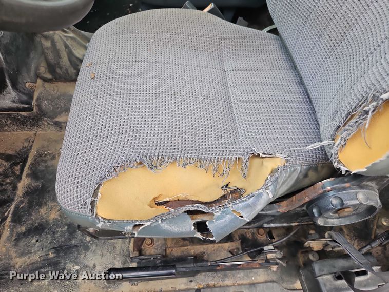 image for item EO4501 2000 GMC C7500 crane truck