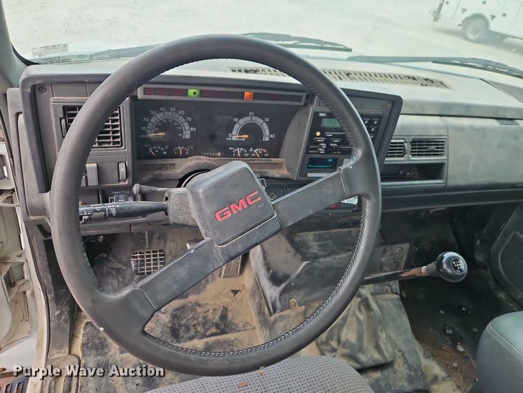 image for item EO4501 2000 GMC C7500 crane truck