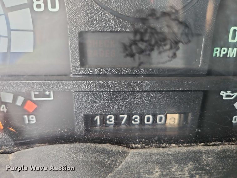 image for item EO4501 2000 GMC C7500 crane truck