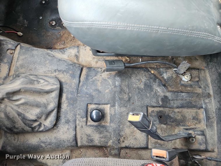 image for item EO4501 2000 GMC C7500 crane truck