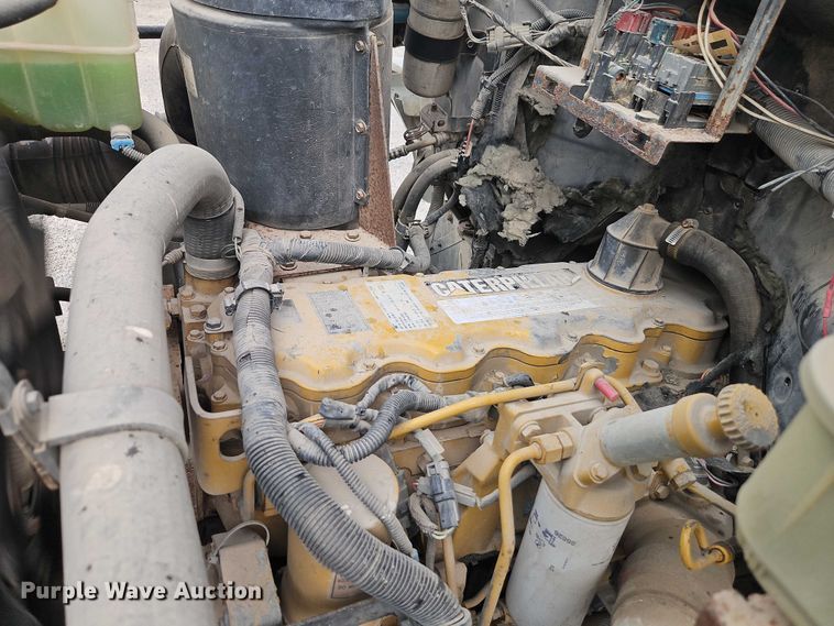 image for item EO4501 2000 GMC C7500 crane truck