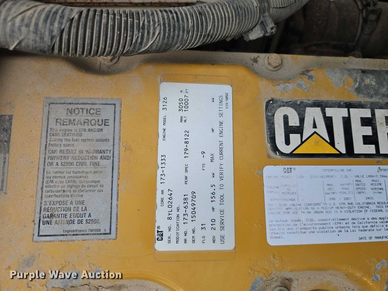 image for item EO4501 2000 GMC C7500 crane truck