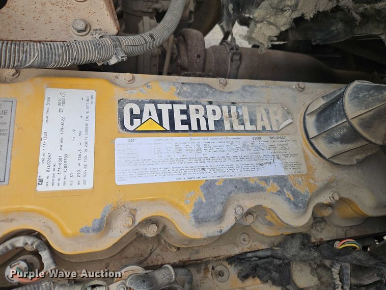 image for item EO4501 2000 GMC C7500 crane truck