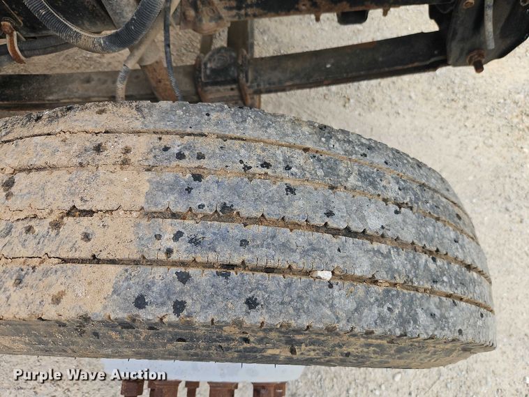 image for item EO4501 2000 GMC C7500 crane truck