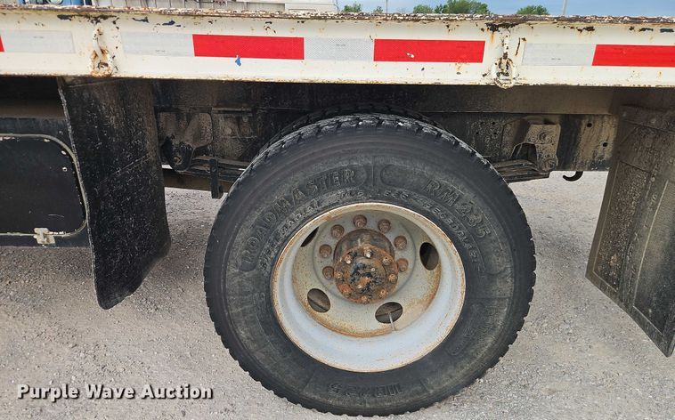 image for item EO4501 2000 GMC C7500 crane truck