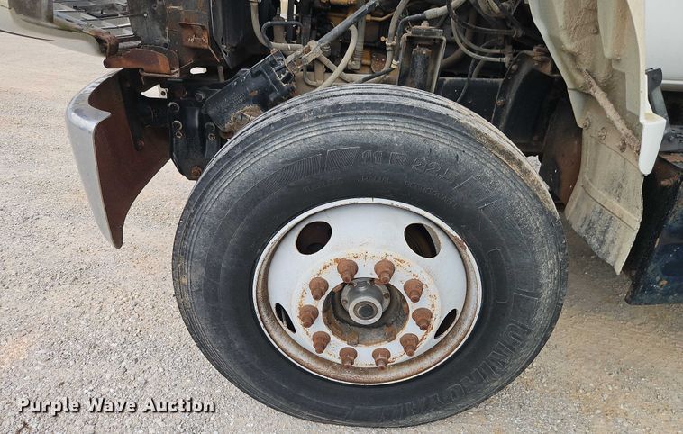 image for item EO4501 2000 GMC C7500 crane truck