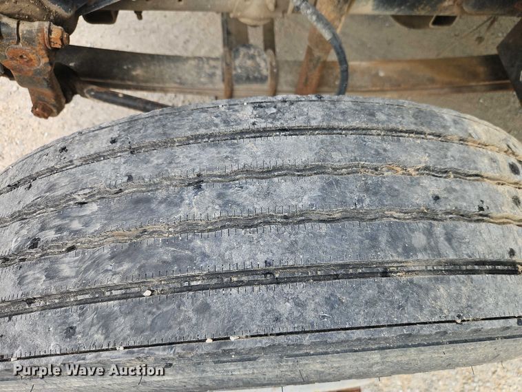 image for item EO4501 2000 GMC C7500 crane truck