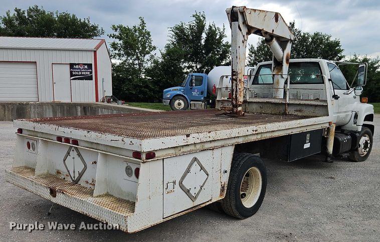 image for item EO4502 1992 GMC Topkick C5500 crane truck