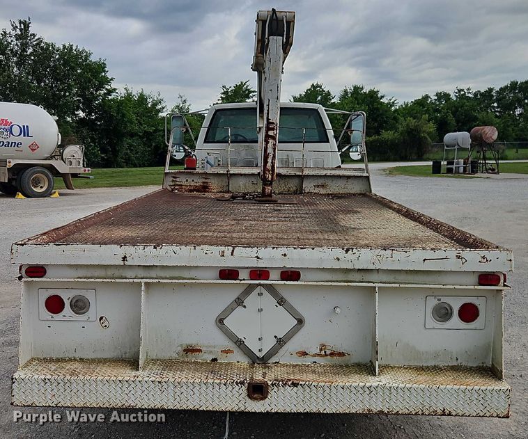 image for item EO4502 1992 GMC Topkick C5500 crane truck