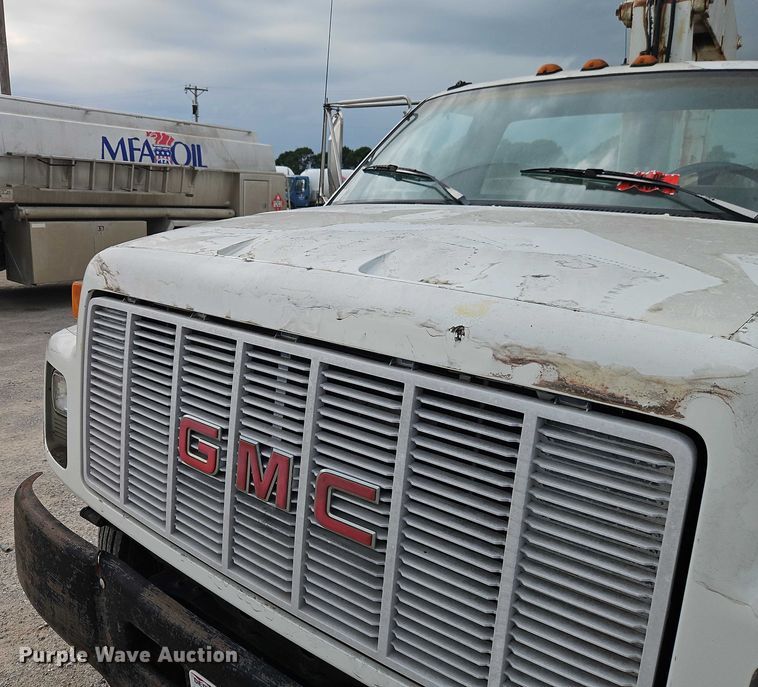 image for item EO4502 1992 GMC Topkick C5500 crane truck