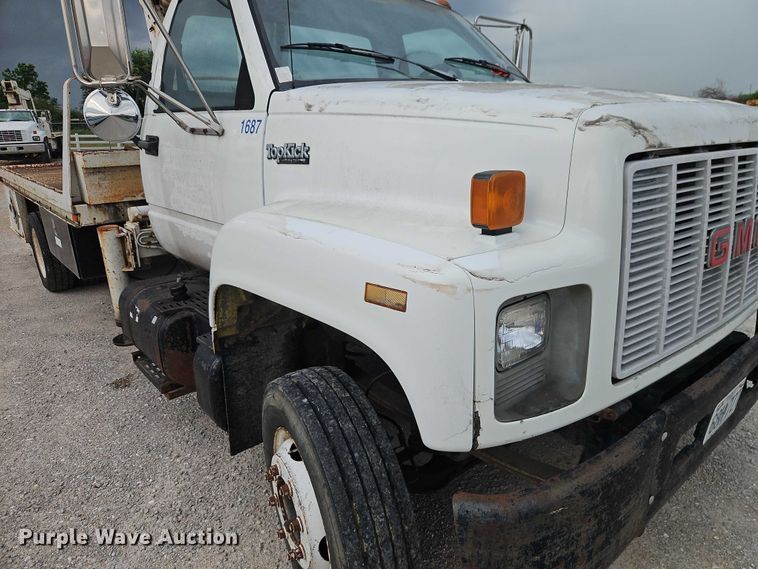 image for item EO4502 1992 GMC Topkick C5500 crane truck