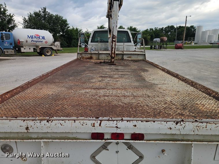 image for item EO4502 1992 GMC Topkick C5500 crane truck