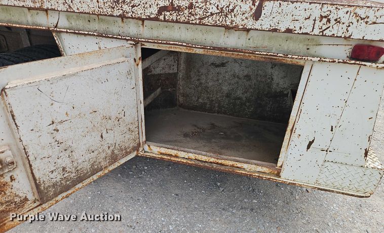 image for item EO4502 1992 GMC Topkick C5500 crane truck