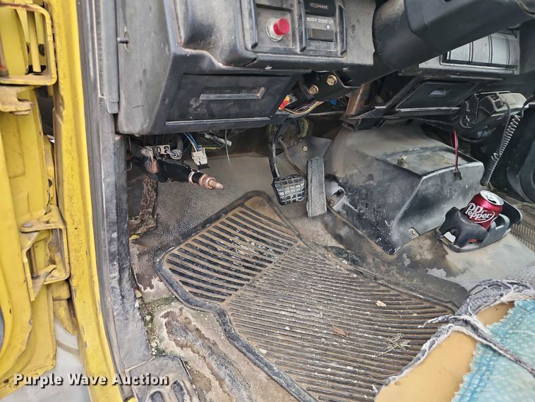 image for item EO4502 1992 GMC Topkick C5500 crane truck