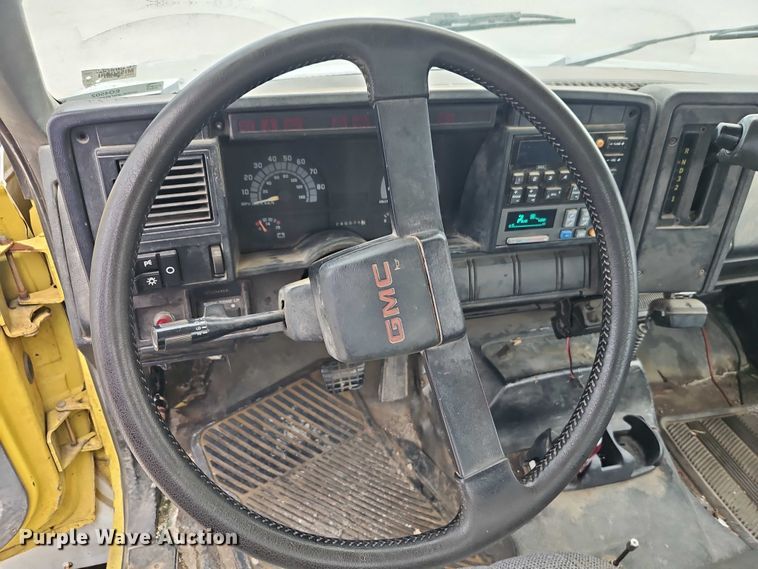 image for item EO4502 1992 GMC Topkick C5500 crane truck