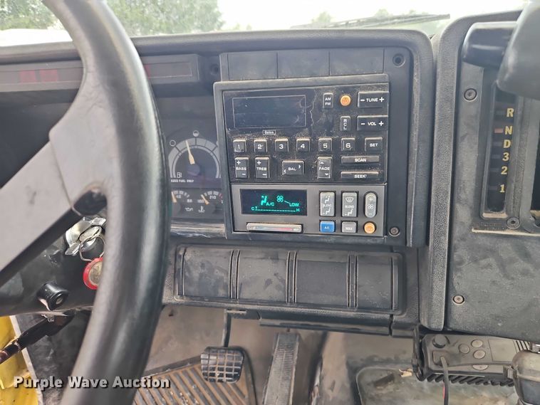 image for item EO4502 1992 GMC Topkick C5500 crane truck