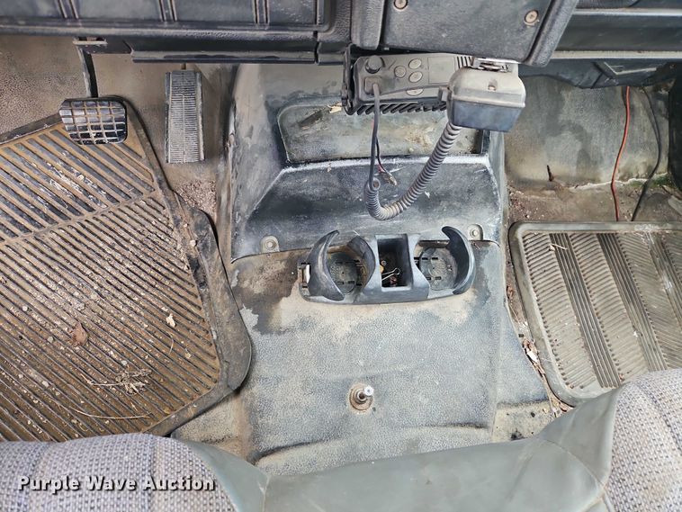 image for item EO4502 1992 GMC Topkick C5500 crane truck