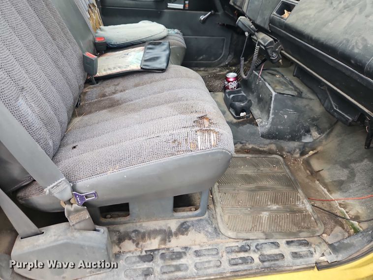 image for item EO4502 1992 GMC Topkick C5500 crane truck