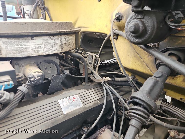 image for item EO4502 1992 GMC Topkick C5500 crane truck