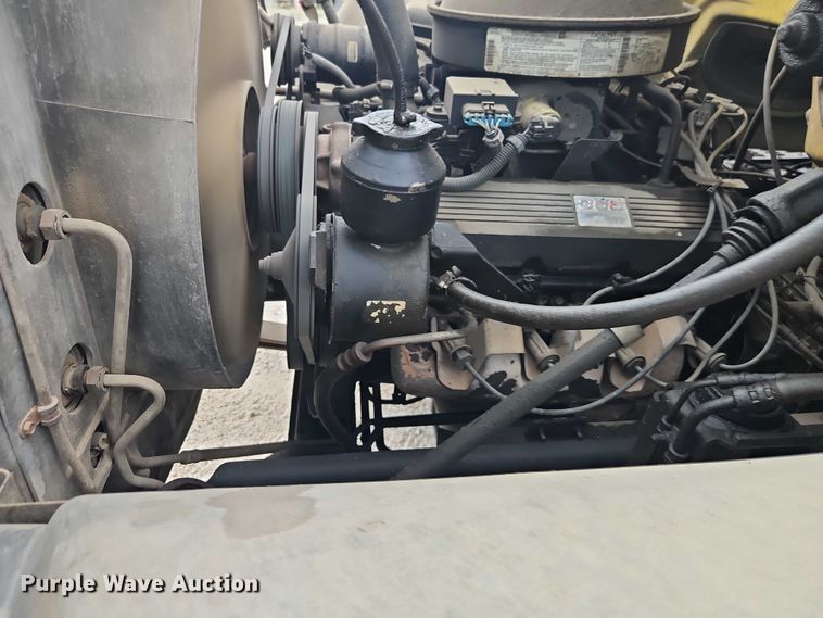 image for item EO4502 1992 GMC Topkick C5500 crane truck