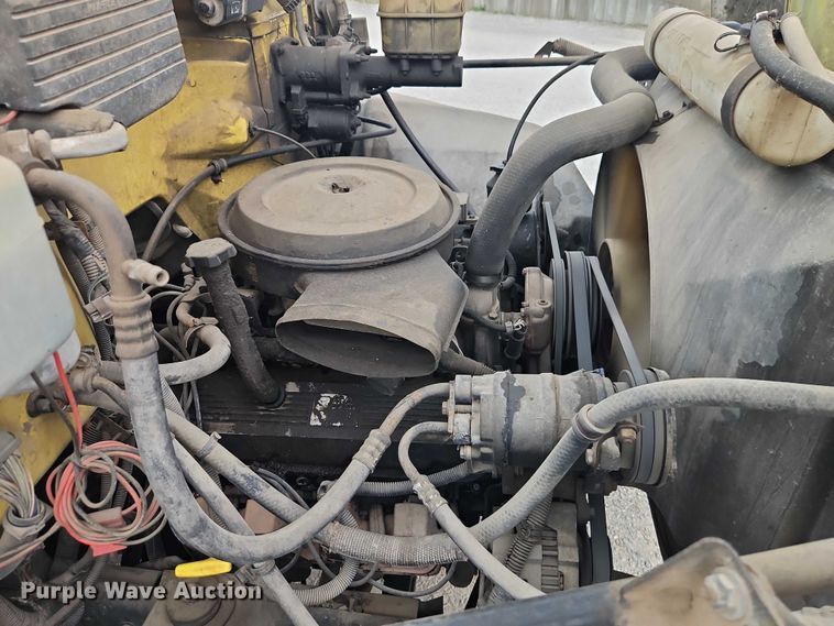 image for item EO4502 1992 GMC Topkick C5500 crane truck