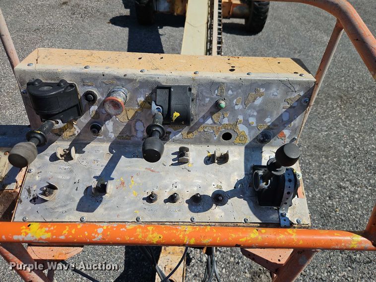 image for item EO4508 1994 JLG 80HX boom lift