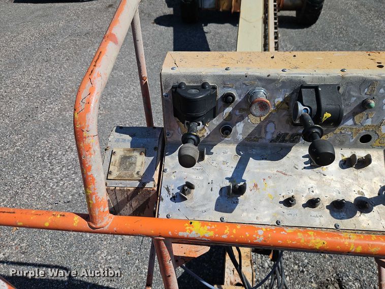 image for item EO4508 1994 JLG 80HX boom lift