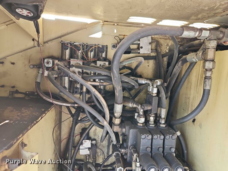 image for item EO4508 1994 JLG 80HX boom lift