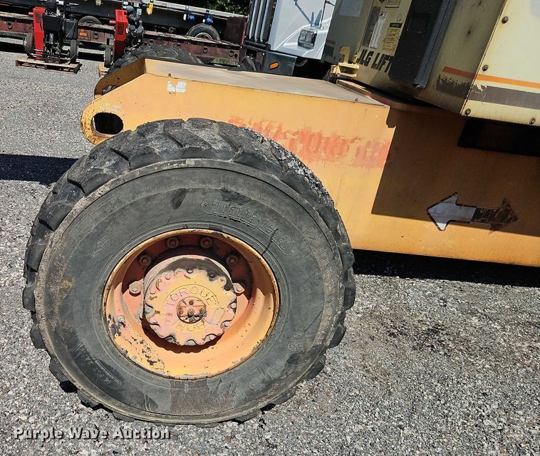 image for item EO4508 1994 JLG 80HX boom lift