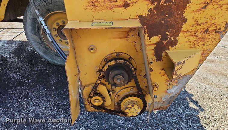 image for item EO4511 Etnyre chip spreader