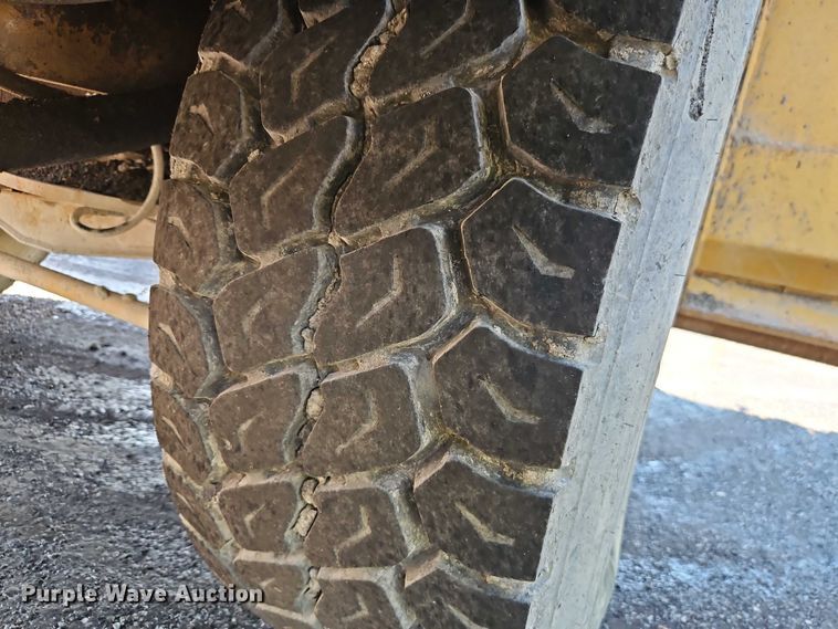 image for item EO4511 Etnyre chip spreader